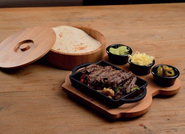 Lava Ahşap Altlıklı Döküm Demir Dikdörtgen Tava-Fajita Tava 12x15 cm - LV ECO P TV 1215 K44