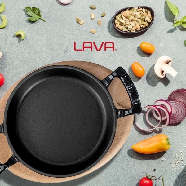 Lava Döküm Yuvarlak Sahan Döküm Demir Yekpare Çift Kulplu Kayın Servis Ahşabı 20 cm Siyah