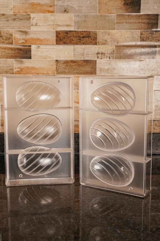 Globy Polikarbon 3D Çizgi Desenli Yumurta Çikolata Kalıbı 3'lü