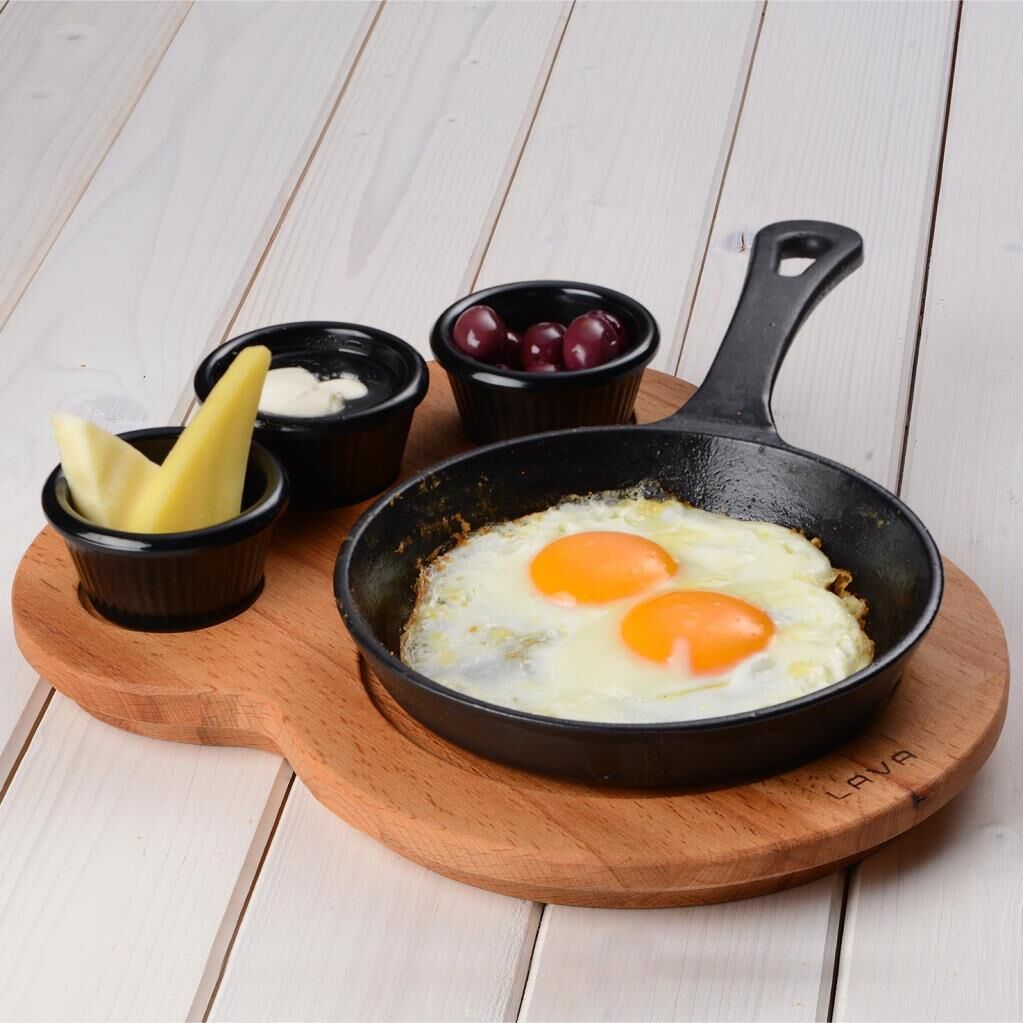 Lava Döküm Yuvarlak Kızartma Tavası - Kayın Ahşap Altlık 16 cm