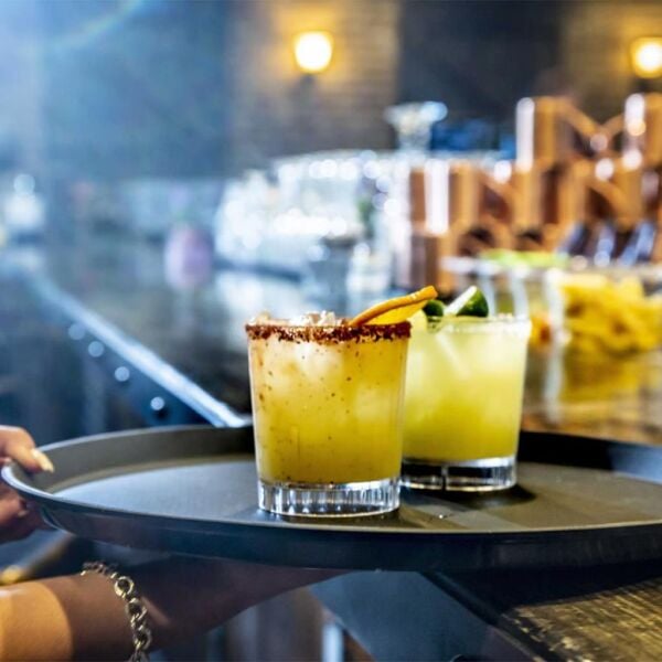 Cambro Camtread Yuvarlak Tepsi Siyah 40,5 cm - 1600CT110