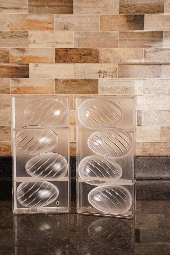 Globy Polikarbon 3D Çizgi Desenli Yumurta Çikolata Kalıbı 4'lü