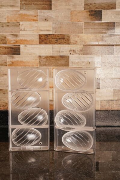 Globy Polikarbon 3D Çizgi Desenli Yumurta Çikolata Kalıbı 4'lü