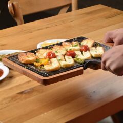 Lava Döküm Ahşap ve Döküm Demir Hot Plate Servis Tahtası Ölçü 22x33 cm