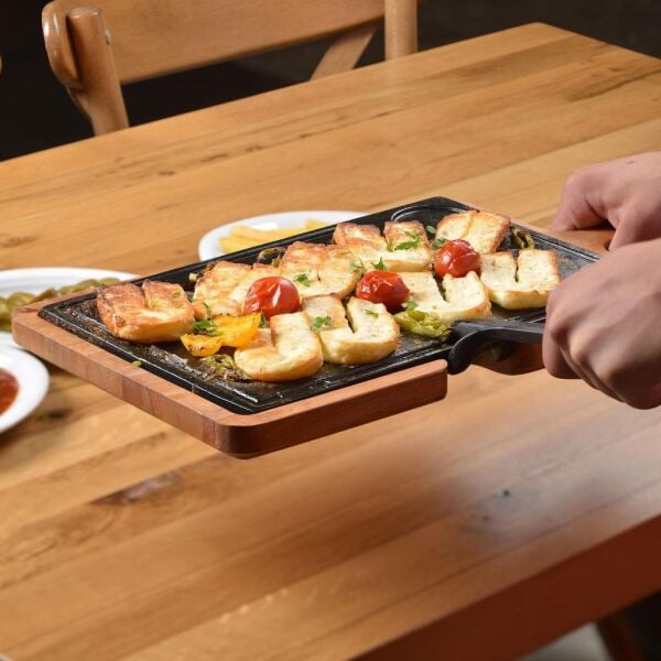 Lava Döküm Ahşap ve Döküm Demir Hot Plate Servis Tahtası Ölçü 22x33 cm