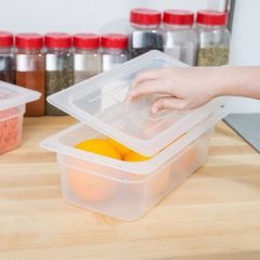 Cambro Polipropilen Gastronom Kapak Kulplu Yarı Saydam GN 1/3 17.6x32.5 cm